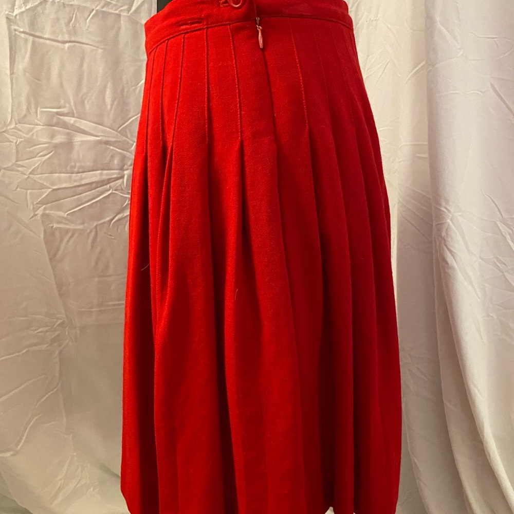 Liz Claiborne Bright Red Pleated A-Line Skirt - Picture 9 of 9